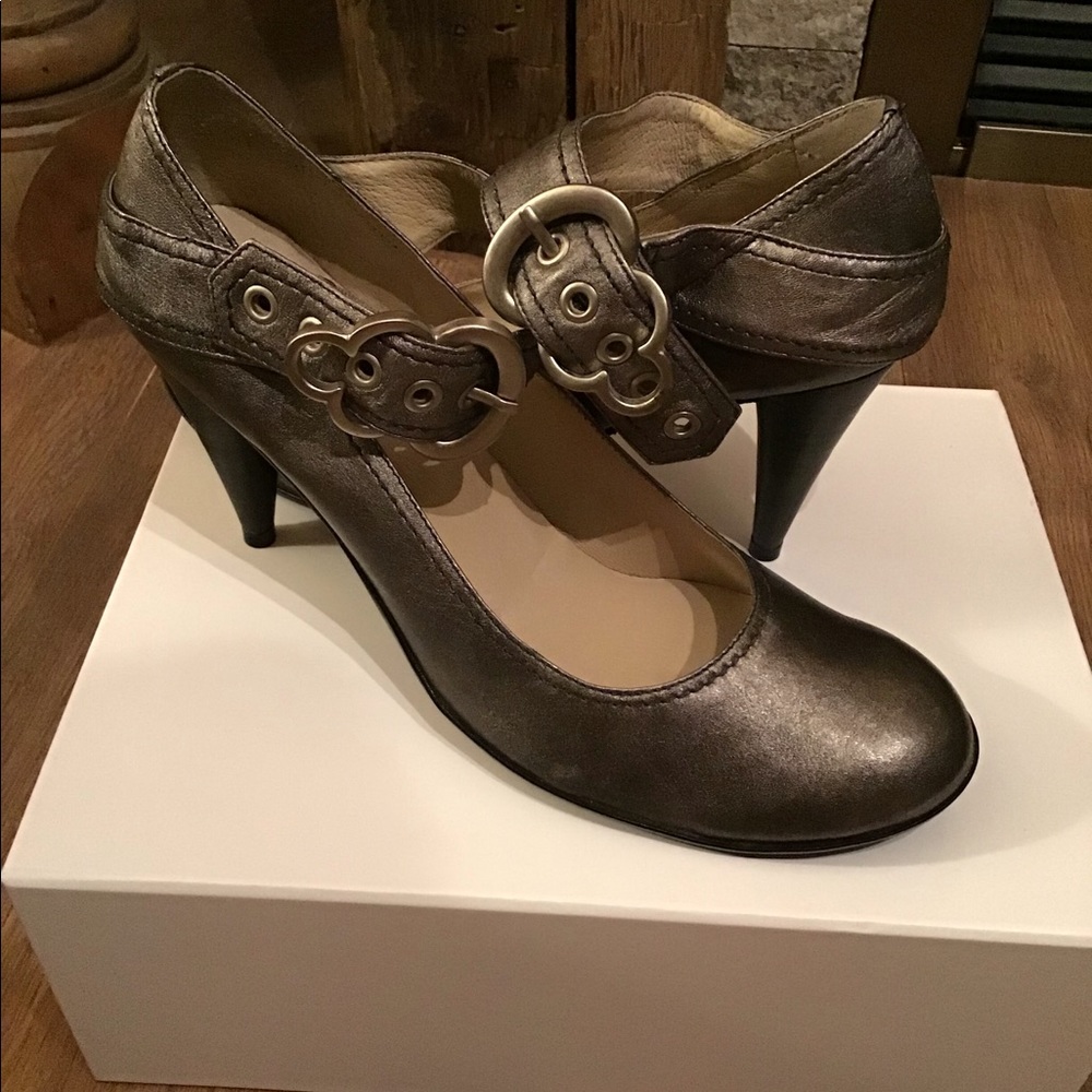 BERNARDO dress shoes